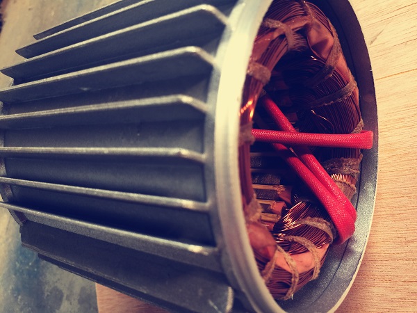 小型搅拌机电机内部