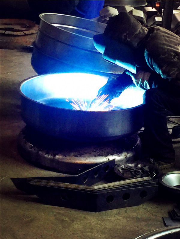 小型搅拌机内部焊接技术,保证无缝焊接--168飞艇开奖官网开奖记录查询结果--小型搅拌机|石材夹具|液压堆高车|手动叉车